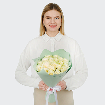 Букет из 19 роз Жемчужное ожерелье