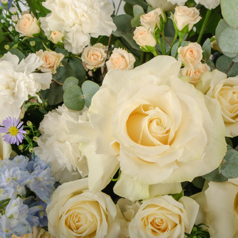 Букет в корзине Завтрак у Тиффани