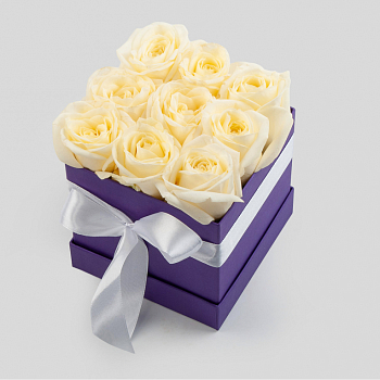 Розы в коробке Кремовый поцелуй