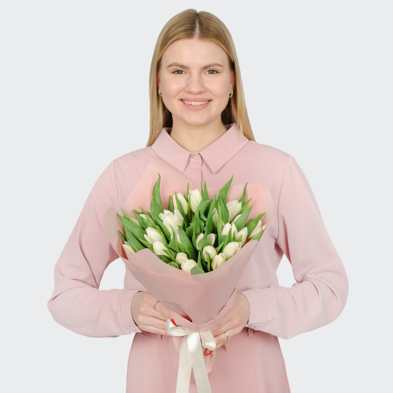 Букет 25 белых тюльпанов