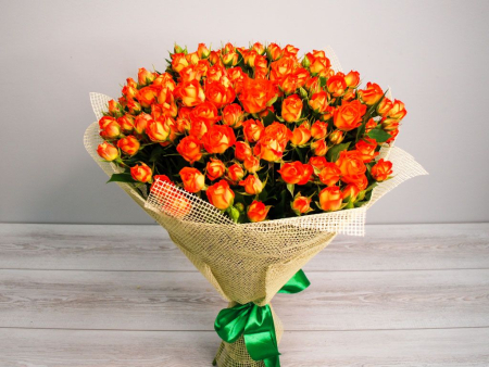 Букет 31 кустовая роза Мирабель