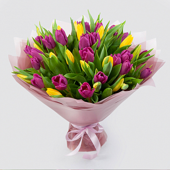 Букет 51 тюльпан Весенний фейерверк