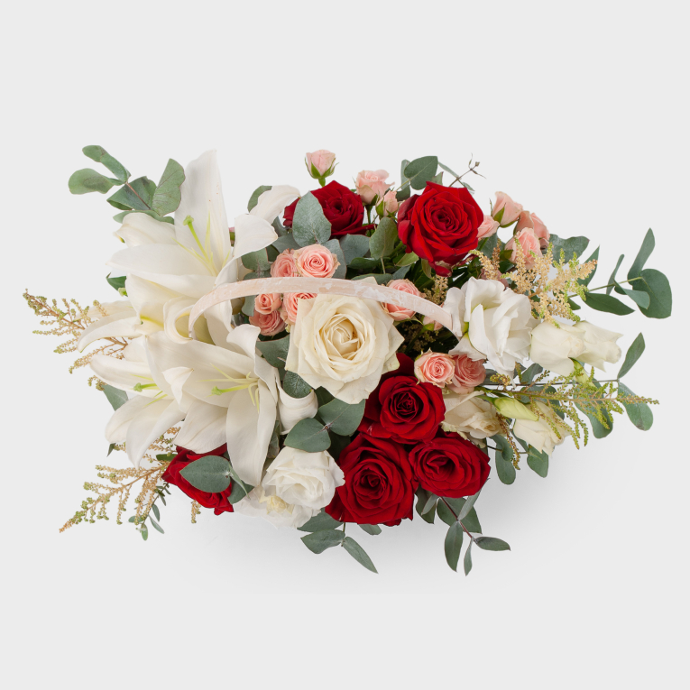 Букет в корзине Вид из окна