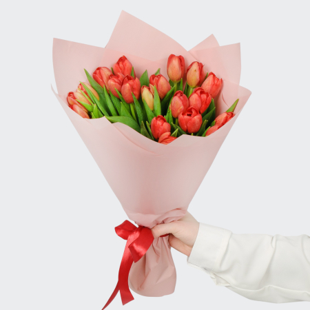 Букет 21 красный тюльпан