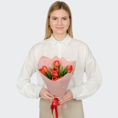 Букет 9 красных тюльпанов