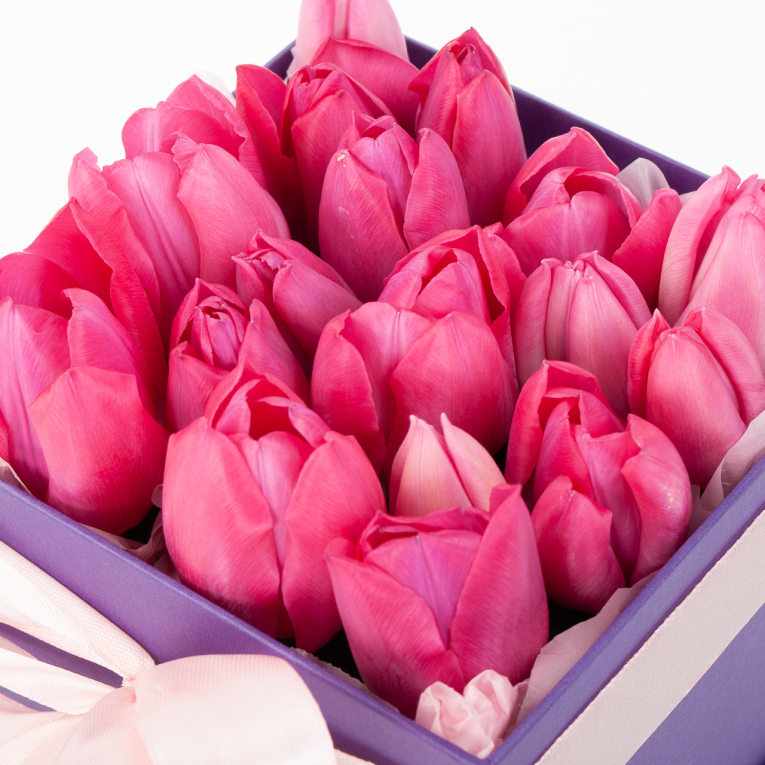 Тюльпаны в коробке Романтика весны