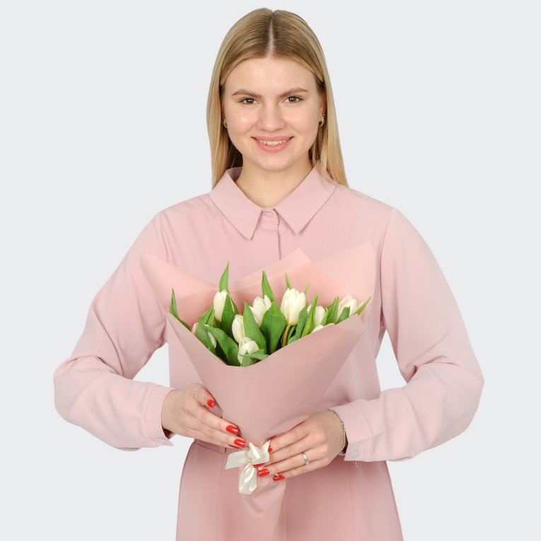 Букет 9 белых тюльпанов