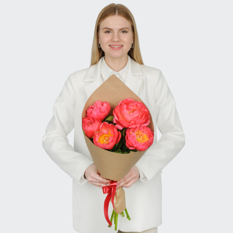 Букет 5 пионов В порыве чувств