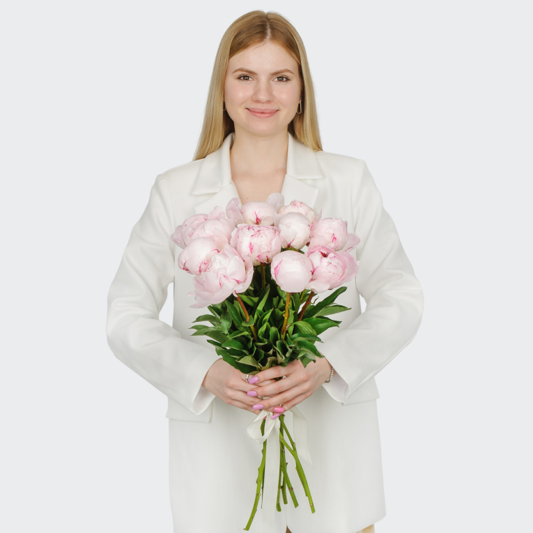 Букет из пионов 11 комплиментов