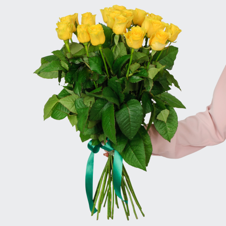 Букет 19 роз Илиос