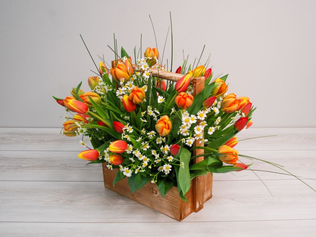 Букет Лукошко сказок в кашпо