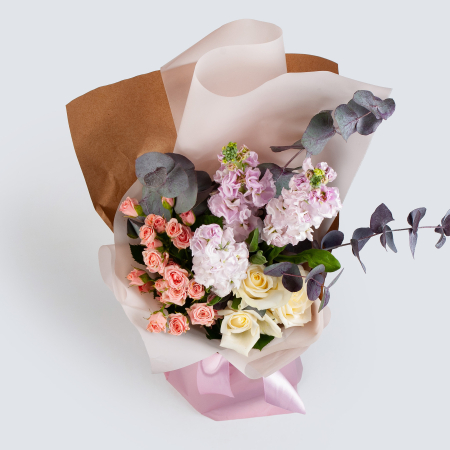 Букет с маттиолой Прикосновение амура