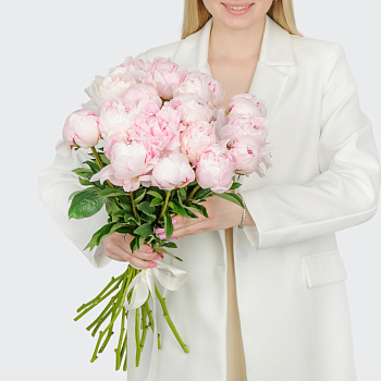 Букет из пионов 19 комплиментов