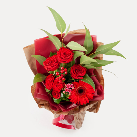 Букет с розами и герберой Алая вспышка