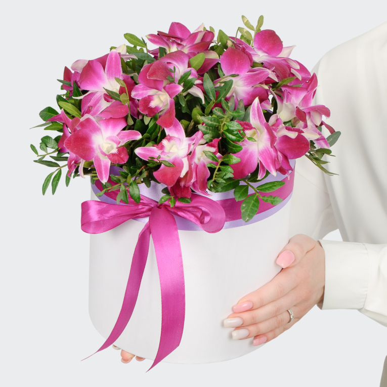 Букет орхидей в коробке Сладкая полночь