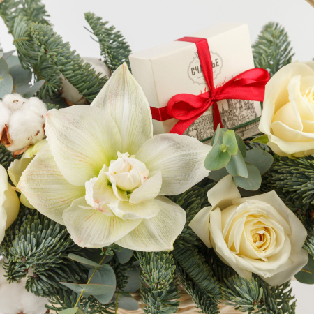 Букет в корзине Рождественское счастье