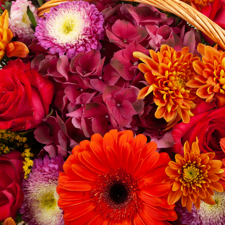 Букет в корзине Жаркий день