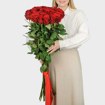 Букет 25 роз Высокие чувства