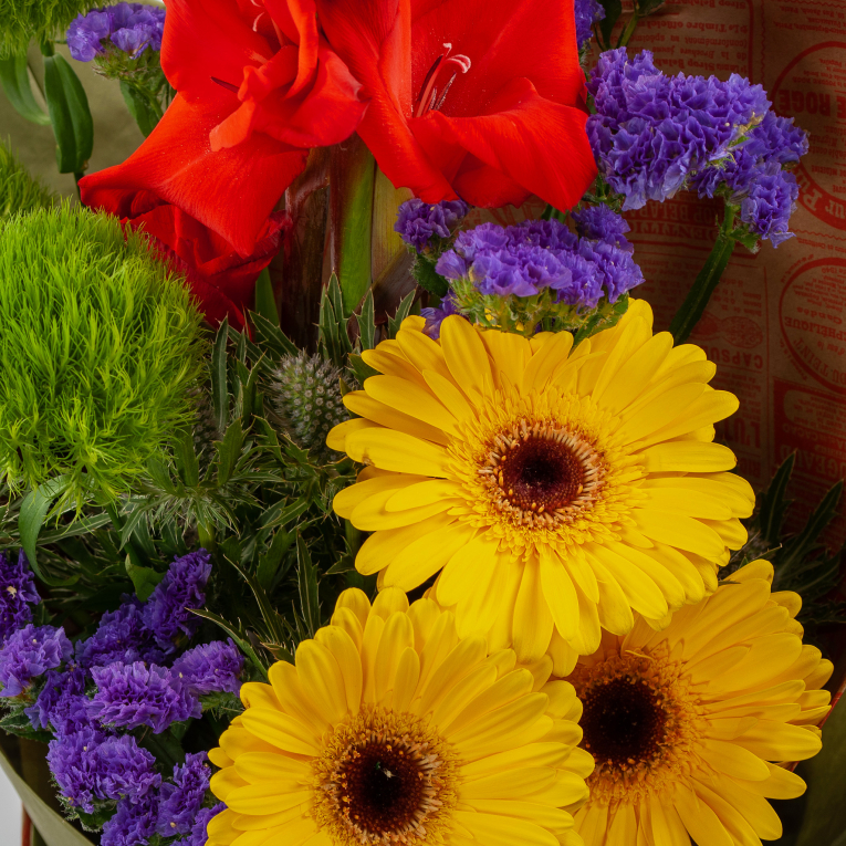 Букет с гладиолусами Радужный час