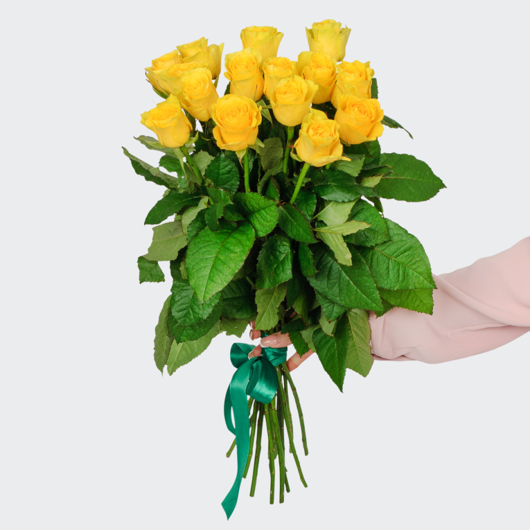 Букет 15 роз Илиос