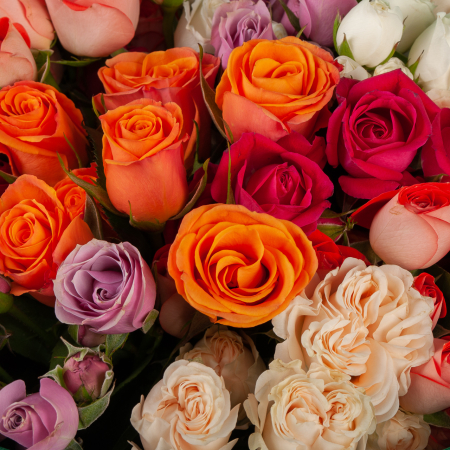 Букет 15 кустовых роз в фоамиране