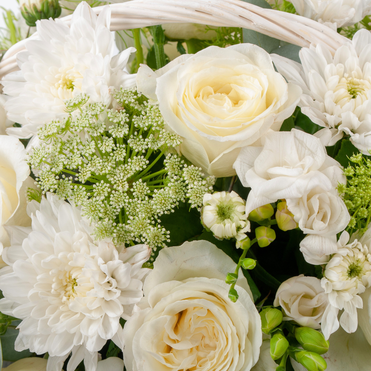 Букет в корзине Белая леди