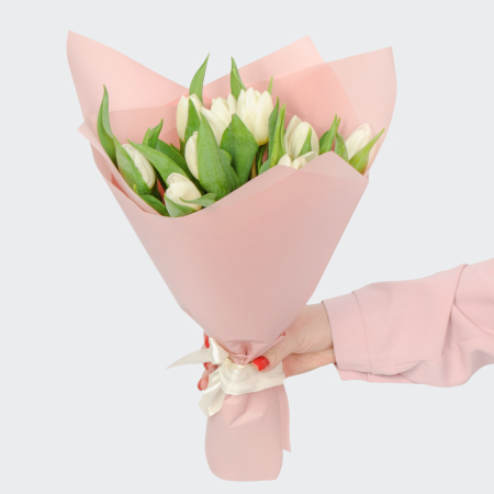 Букет 9 белых тюльпанов