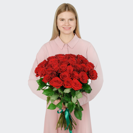 Букет 35 красных роз Ред Наоми (60 см)