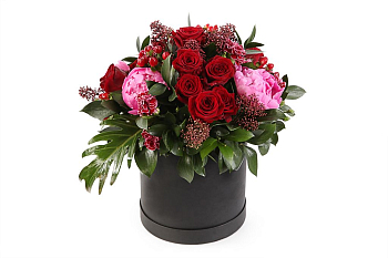 Букет Темная ночь в шляпной коробке