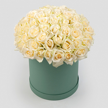 Букет в зеленой коробке Первая нежность (51 роза)