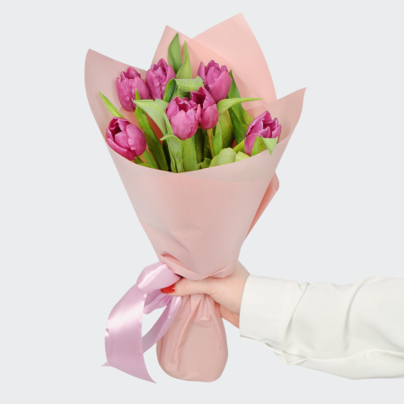 Букет 7 фиолетовых тюльпанов