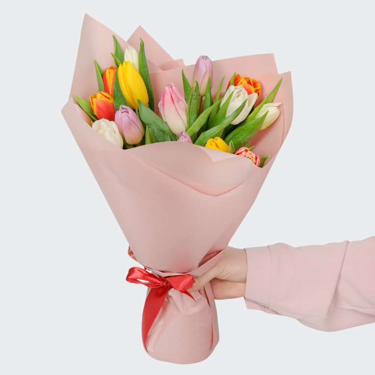 Букет 15 тюльпанов микс