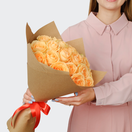 Букет из 19 роз Андромеда