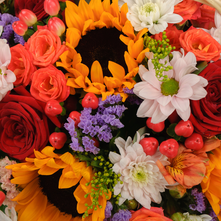 Букет в корзине Солнечная поляна