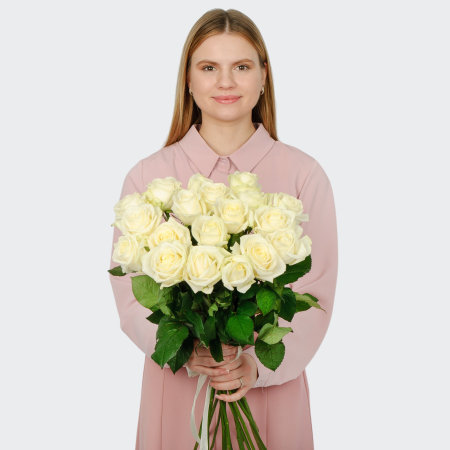 Букет 19 роз Аваланш 60/70 см