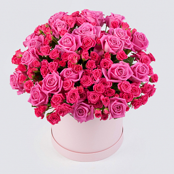 Букет в коробке Любовный секрет (51 роза)