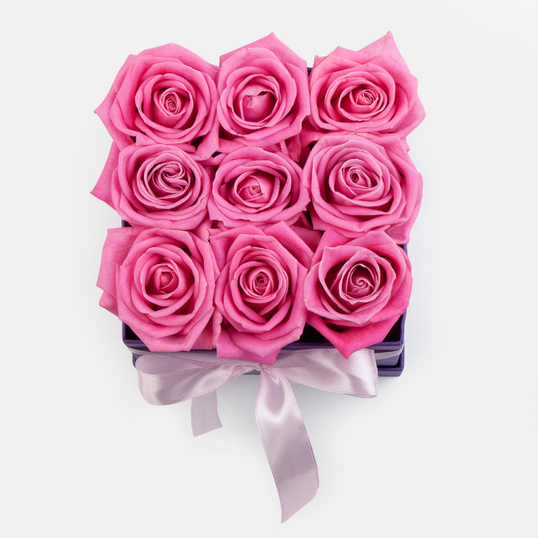 Розы в коробке Розовый поцелуй