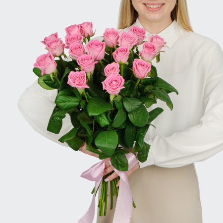 Букет 19 роз Розовая звезда