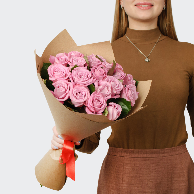 Букет из 19 роз Земляничная поляна