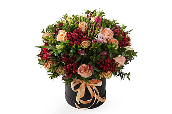 Букет Лесная ягода в шляпной коробке