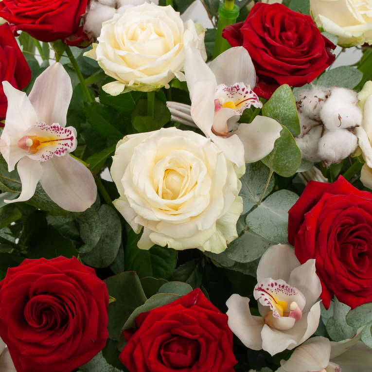 Букет роз и орхидей Океан нежности