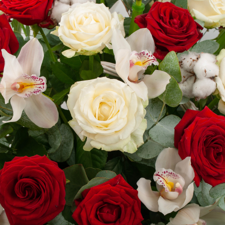 Букет роз и орхидей Океан нежности